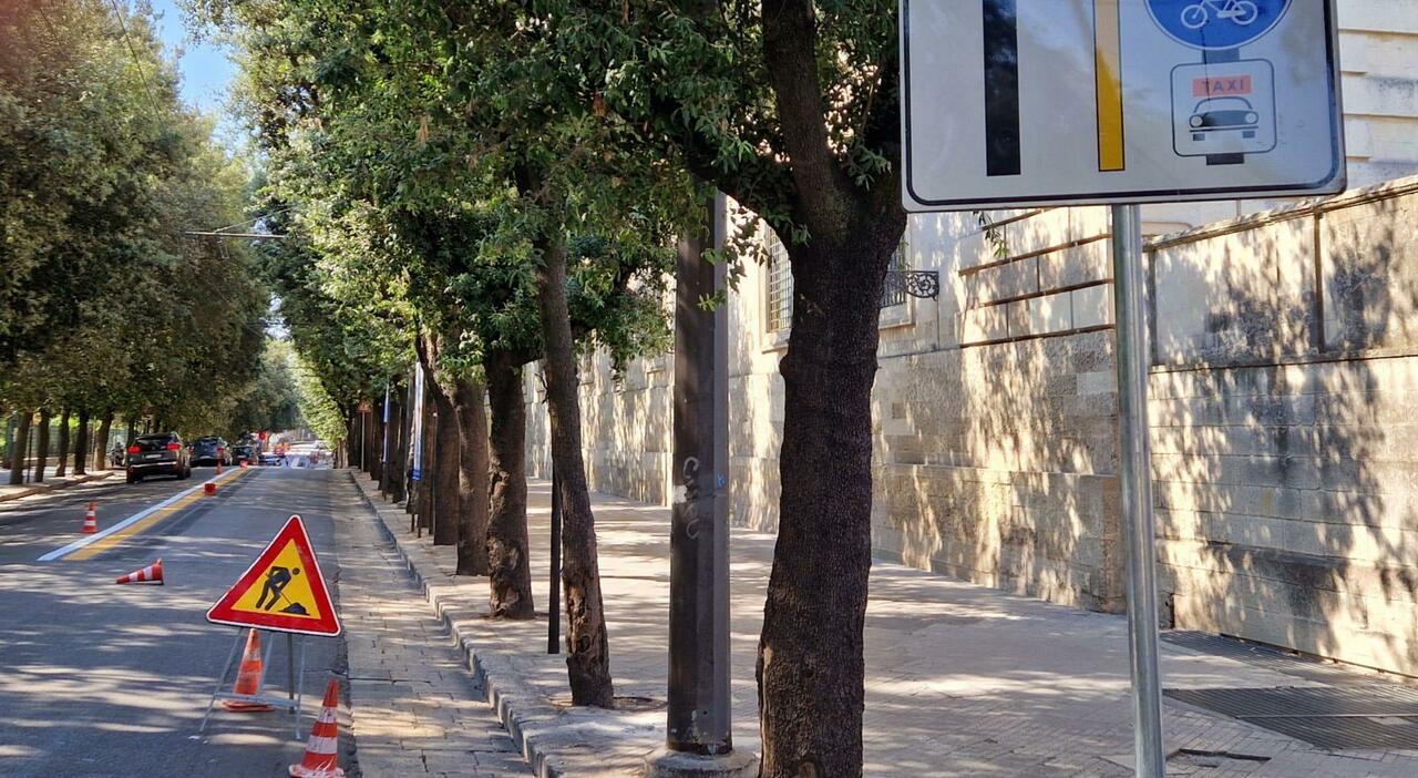 Lecce, si cambia: restano i basoli in via XXV luglio, per non perdere i fondi