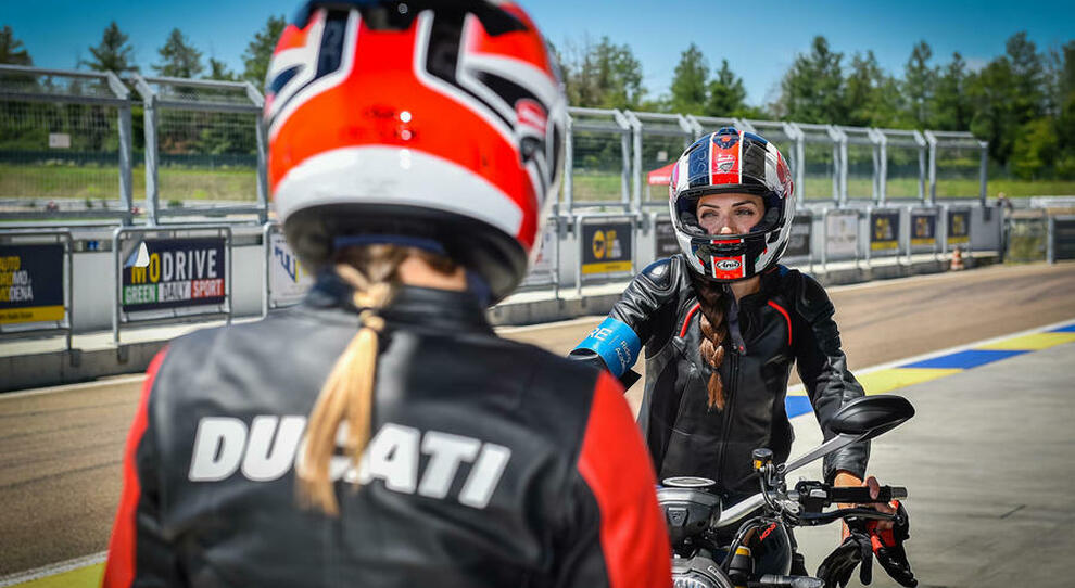 Alcune partecipanti al Ducati Riding Academy