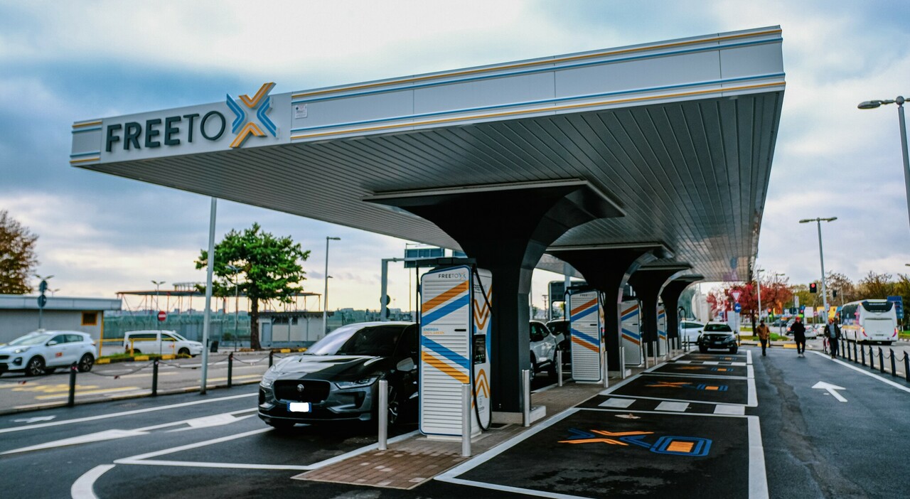 Autostrade per l'Italia, concluso il piano di installazione delle 100 stazioni di ricarica ad alta potenza di Free To X
