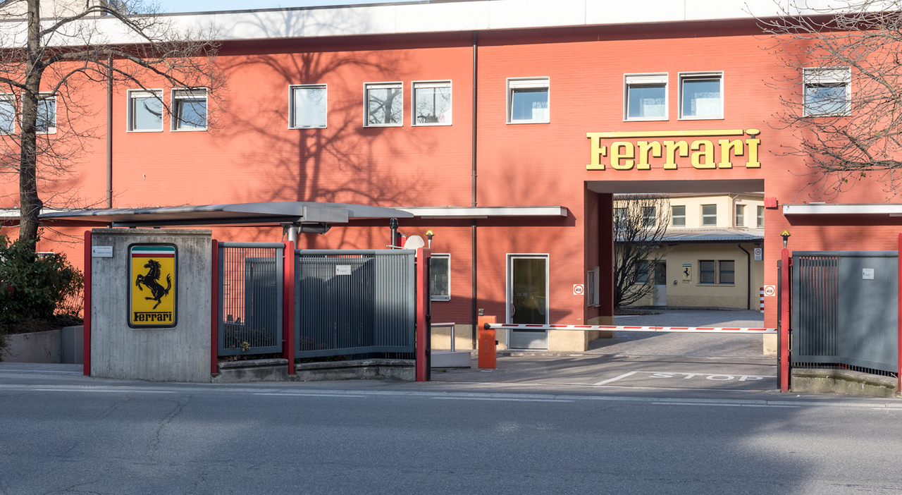 L'ingresso dello storico stabilimento della Ferrari a Maranello