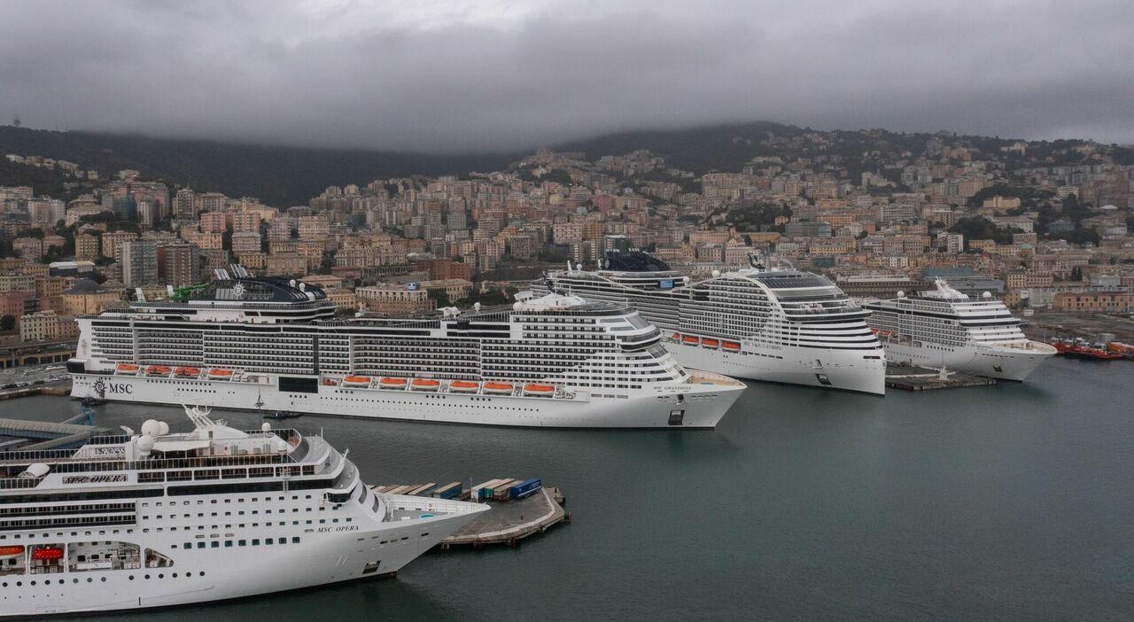 Msc World Europa, Msc Grandiosa, Msc Orchestra e Msc Opera omeggiate nel porto di Genova