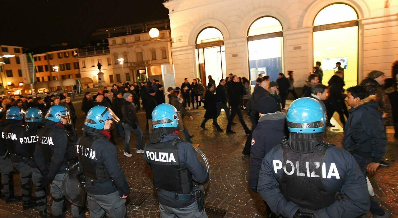 CasaPound, attesi in 400 al corteo. L?assessora Cristina Piva: «È da vietare»