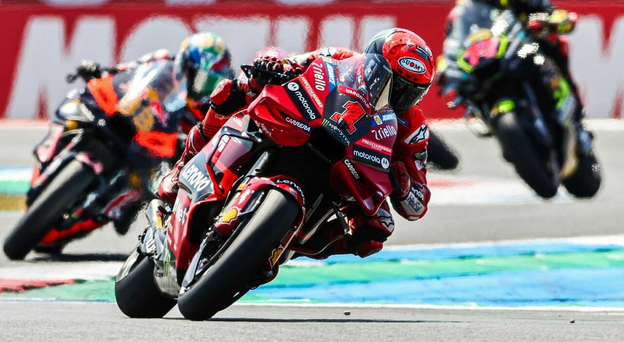 La Ducati di Francesco Bagnaia in azione durante il MotoGP di Assen