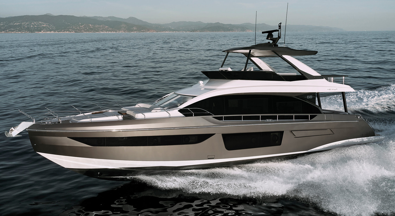 Azimut fly 68 a Dubai Boat Show 2023