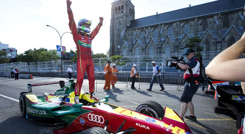 Lucas di Grassi festeggia il titolo di campione del mondo