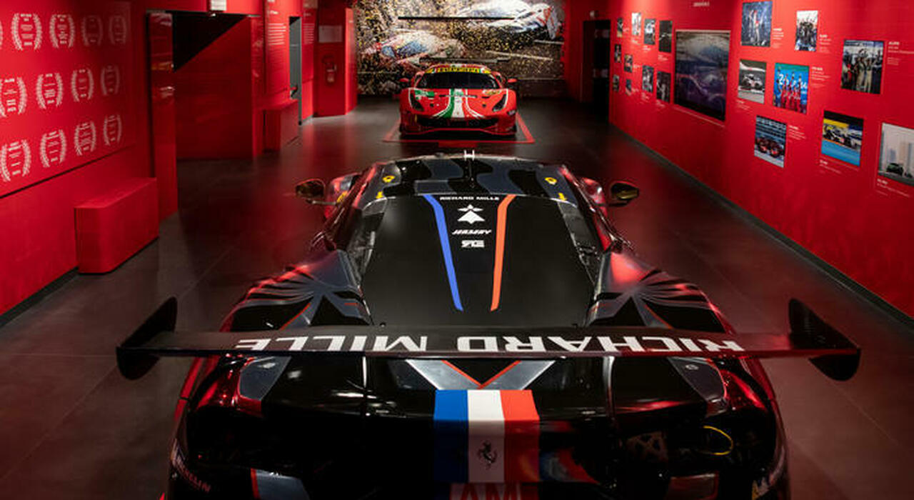 Una delle sale della mostra “GT 2021, a memorable year” nel Museo Ferrari a Maranello