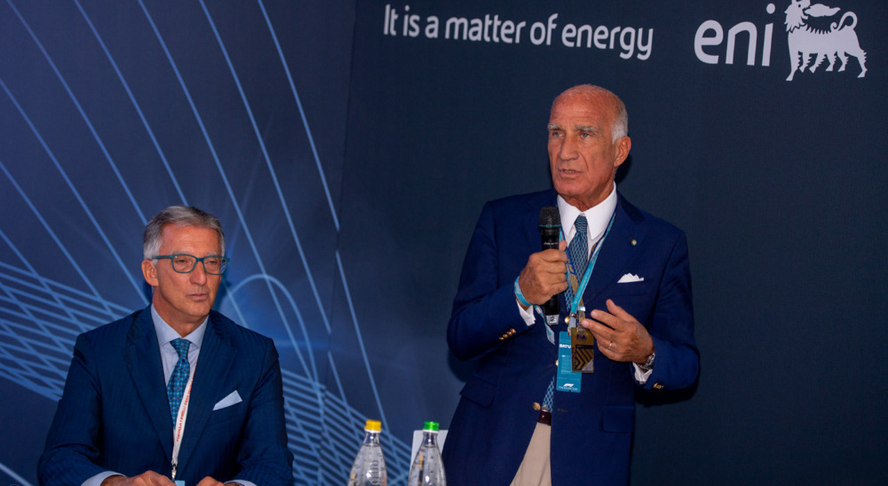a dx il presidente dell'Aci, Angelo Sticchi Damiani con il direttore generale Energy Evolution di Eni, Giuseppe Ricci