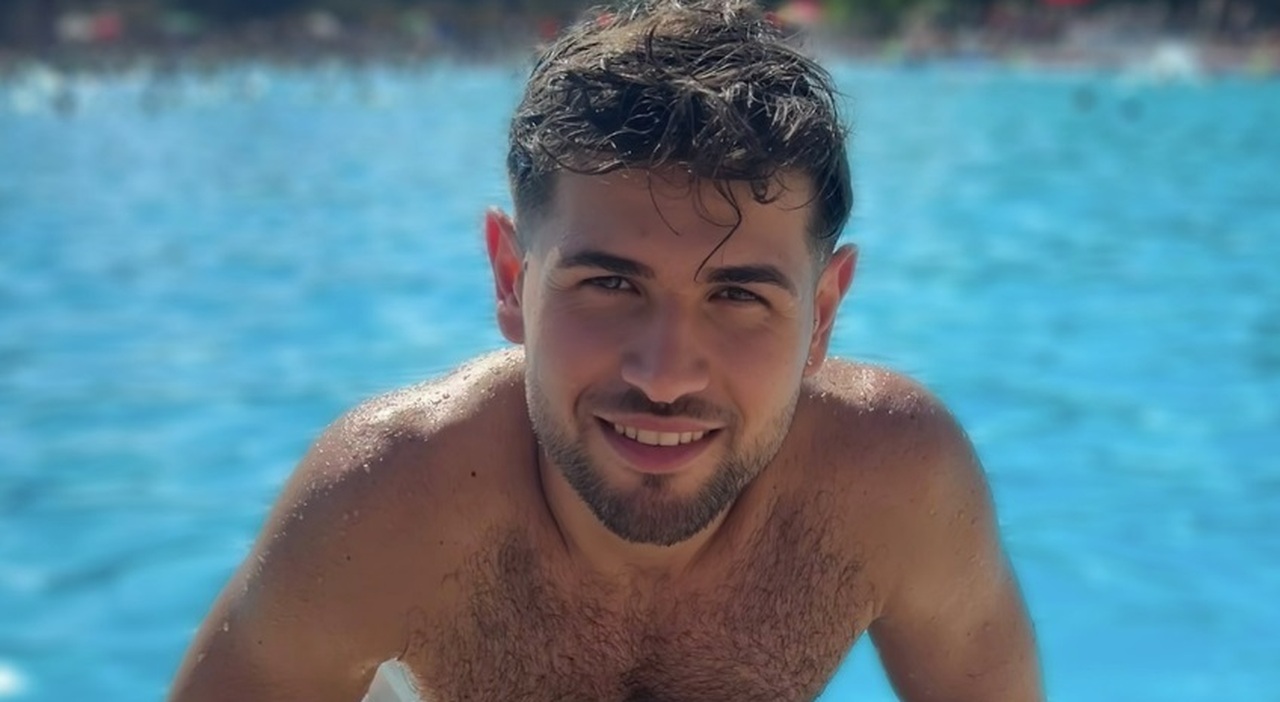Antonio Esposito vince Mr beautiful gay man: «Voglio aiutare le famiglie  degli altri ragazzi a capire che lamore non ha sesso»