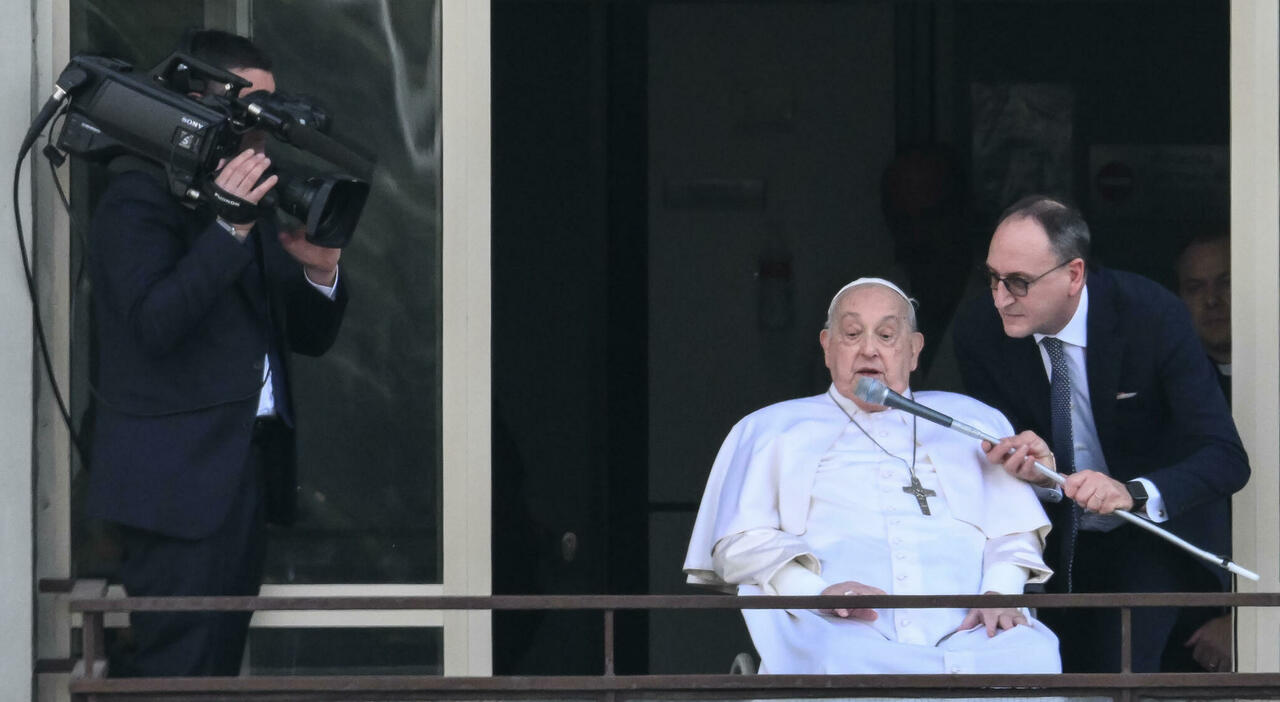 Papa Francesco, cosa farà ora? Le dimissioni protette, gli incontri a Santa Marta e il problema della voce: co