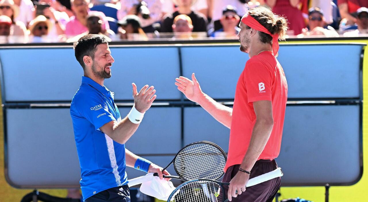 Djokovic si ritira dalla semifinale degli Australian Open, Zverev vola in finale