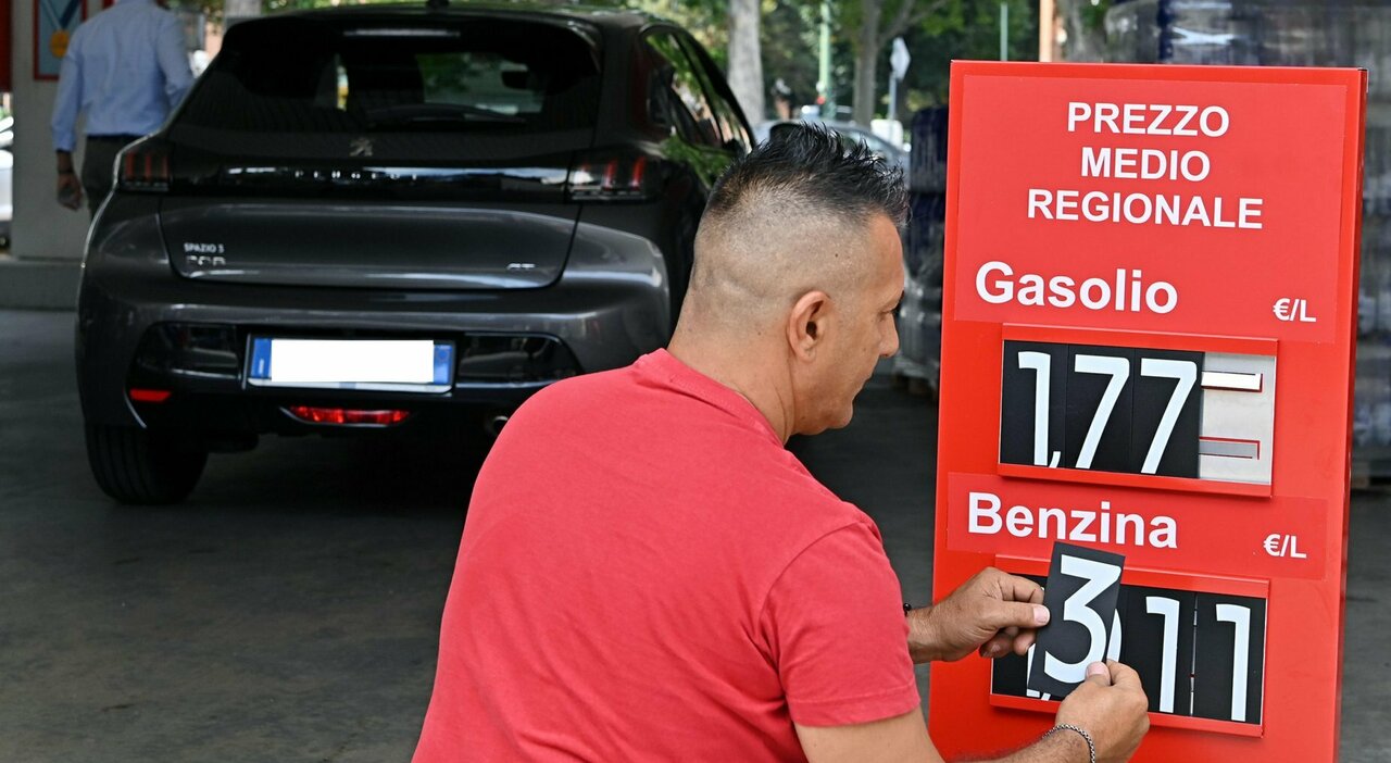 i prezzi medi dei carburanti, Da oggi i dati dovranno essere esposti dagli impianti di distribuzione sul territorio