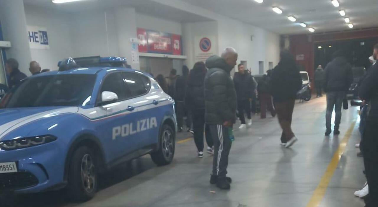 Napoli, aggressione agli infermieri dell