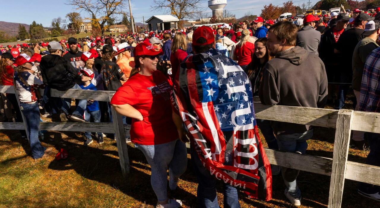 Trump Harris, chi vincerà? Ultimi sondaggi, parità in Pennsylvania, Florida in bilico. Kamala recupera