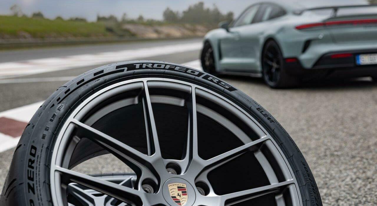 P Zero Trofeo RS