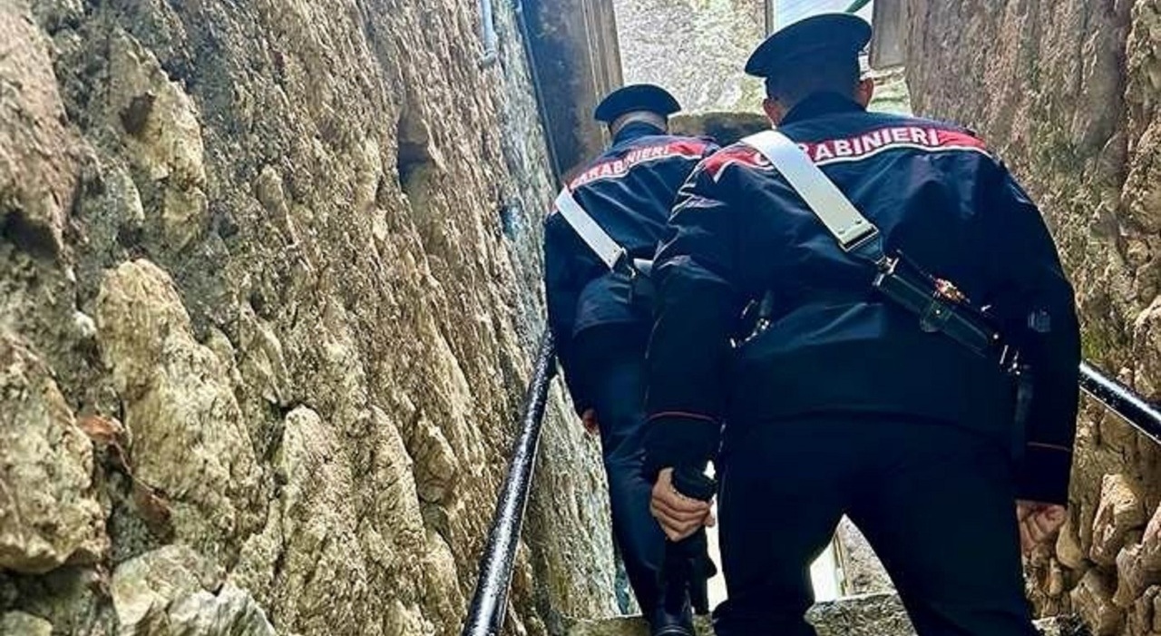 Le condizioni del carabiniere precipitato a Napoli: in rianimazione dopo intervento d