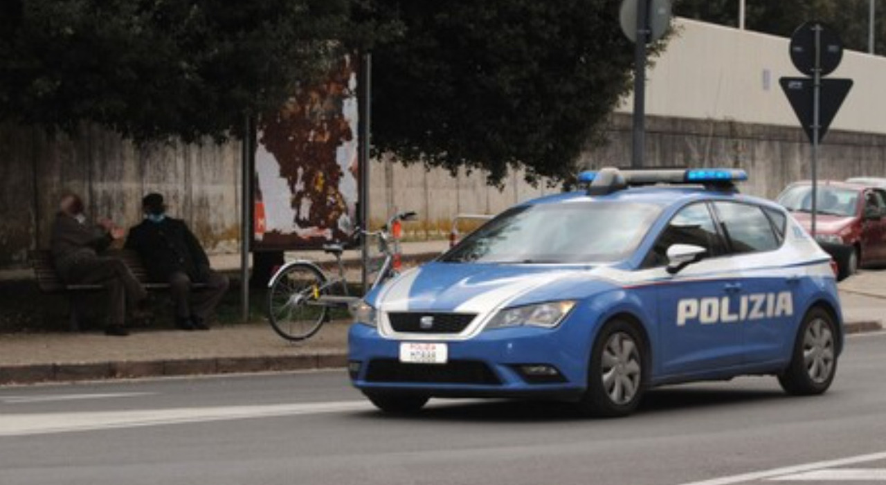 Milano, torna a casa con due ferite e muore davanti alla compagna. Aveva detto: «Scendo a comprare le birre». Edoardo Austoni jr era il figlio di un luminare di urologia