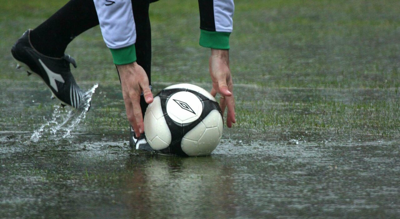 Maltempo, tutto il calcio regionale veneto si ferma fino a domenica mattina: «Preservare l