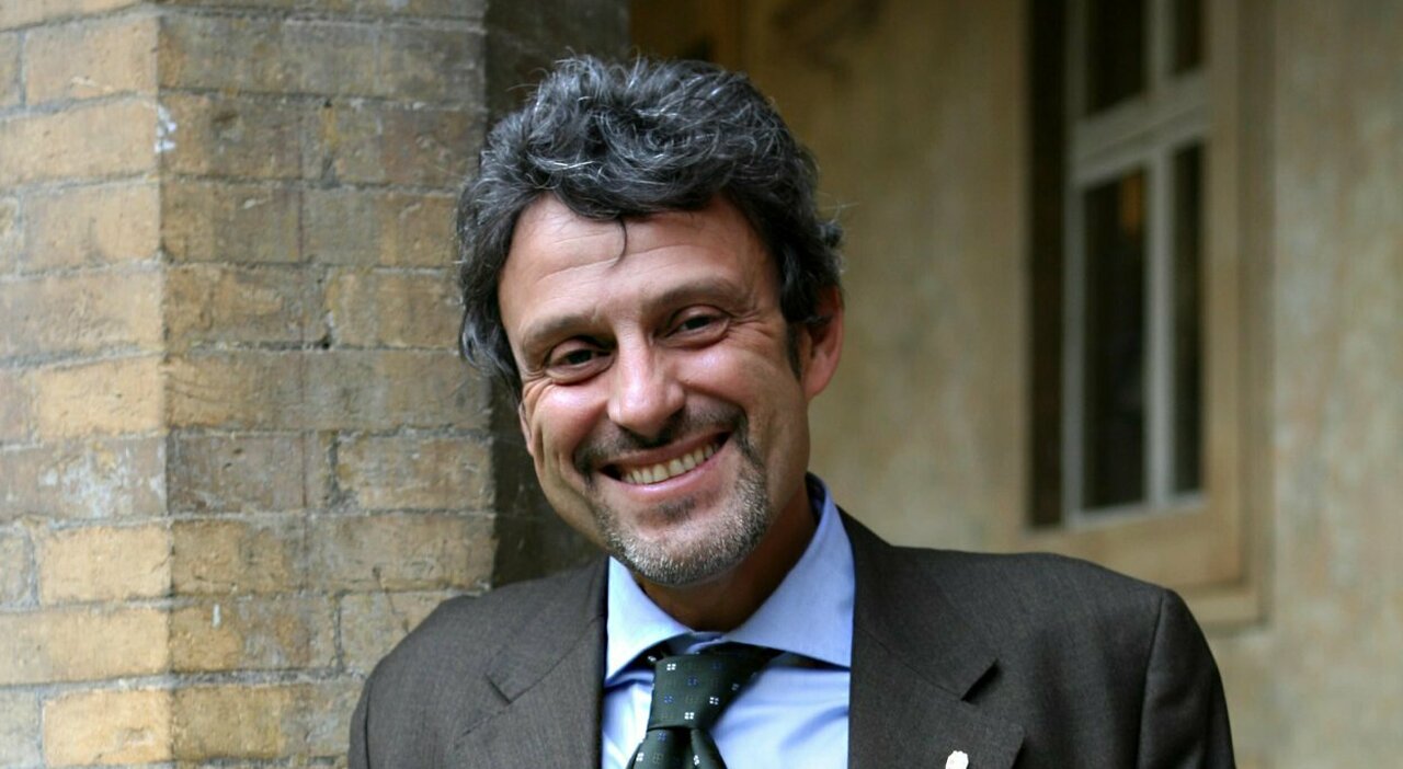 Condición grave del profesor Vittorio Emanuele Parsi, tras una emergencia cardiovascular