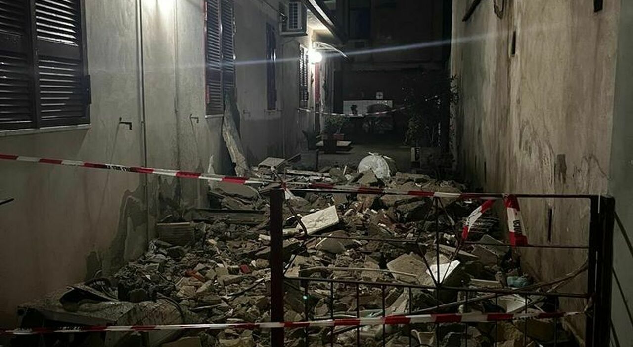 Um prédio de dois andares desabou em Secondigliano, Nápoles