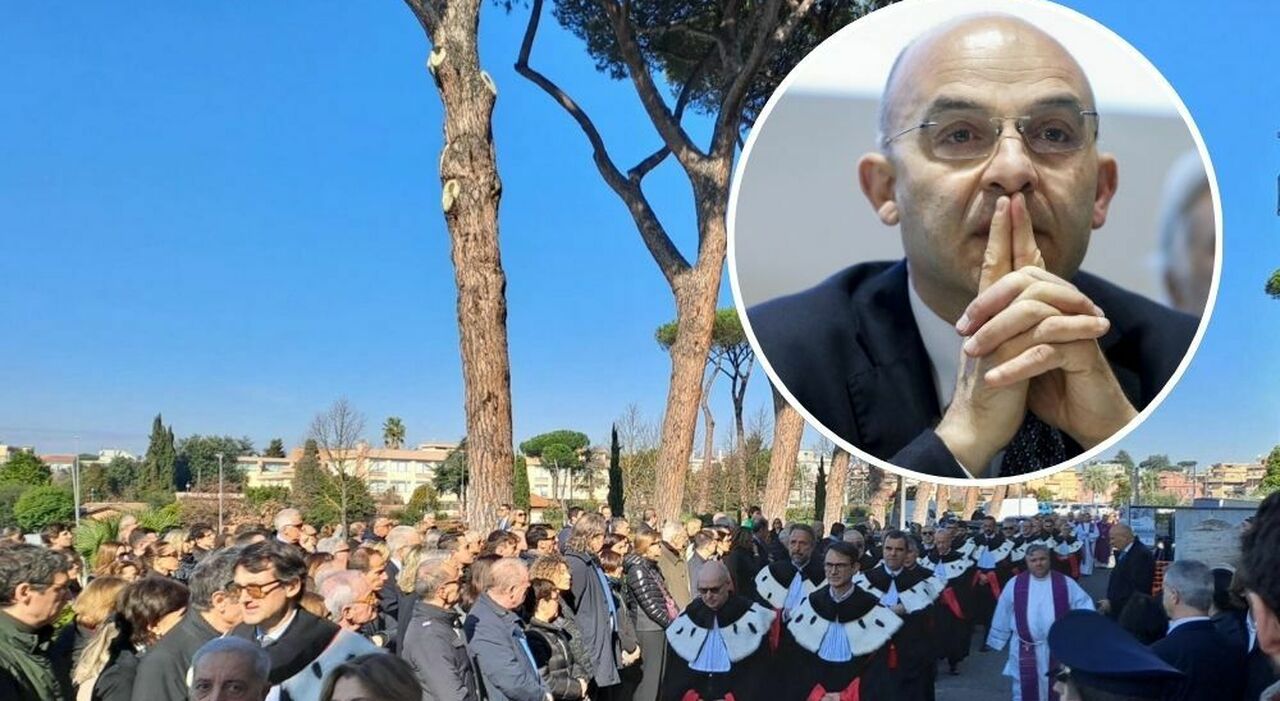 Morto il professor Giovanni Scambia: centinaia di persone ai funerali