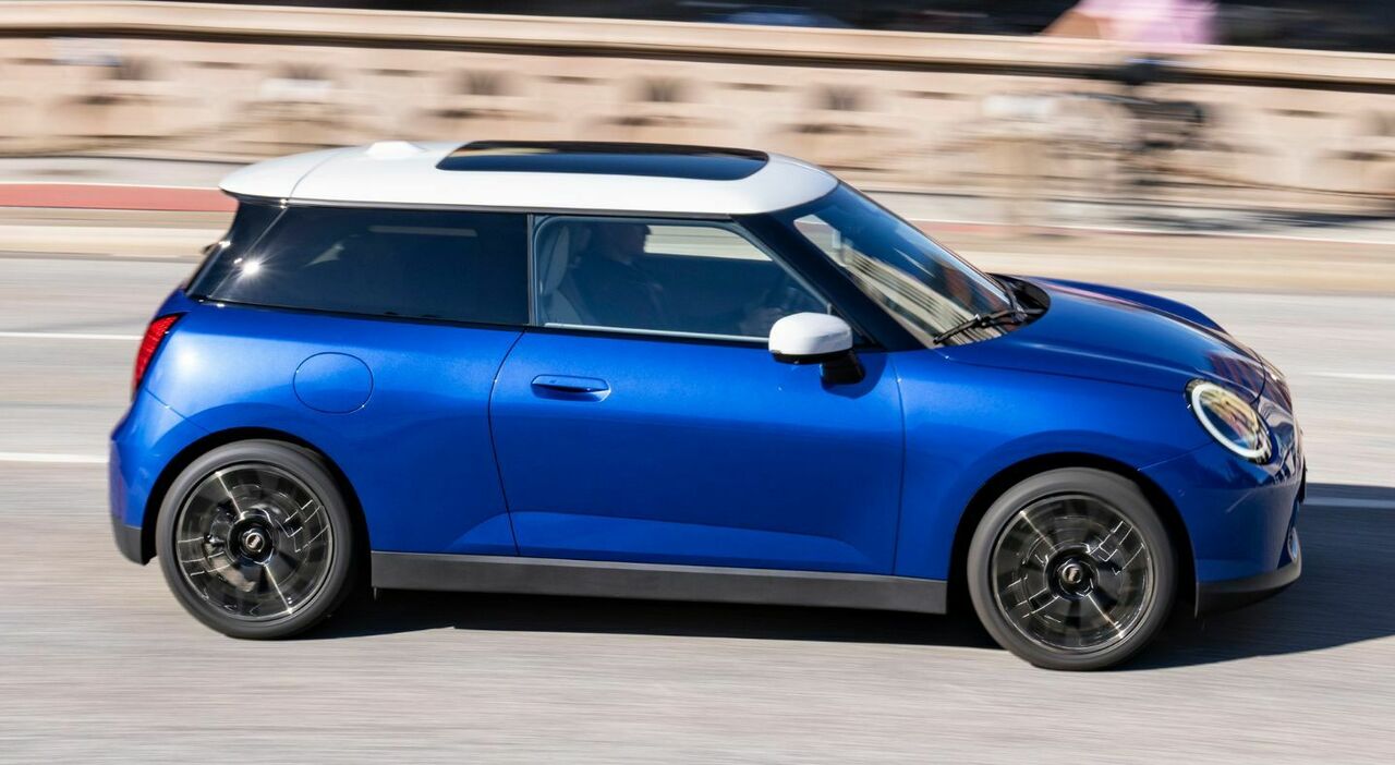 la nuova MINI Cooper E