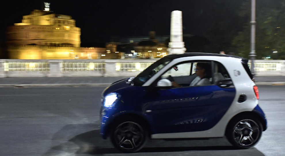 La Smart ED per le strade di Roma