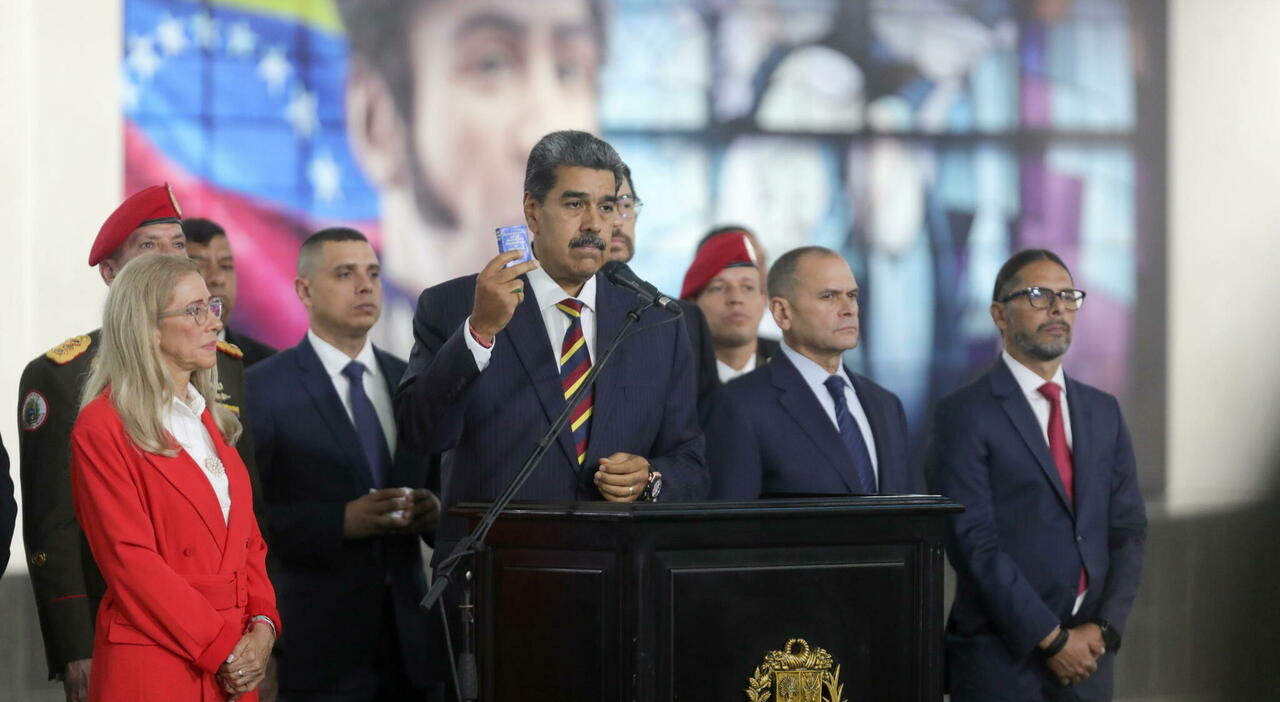 Maduro, i colloqui segreti con gli Stati Uniti. «Gli hanno offerto la grazia se lascia il potere»