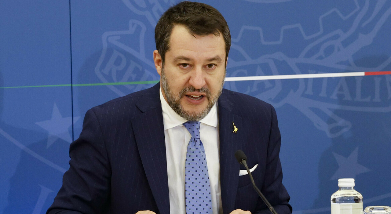 il ministro ai Trasporti, Matteo Salvini