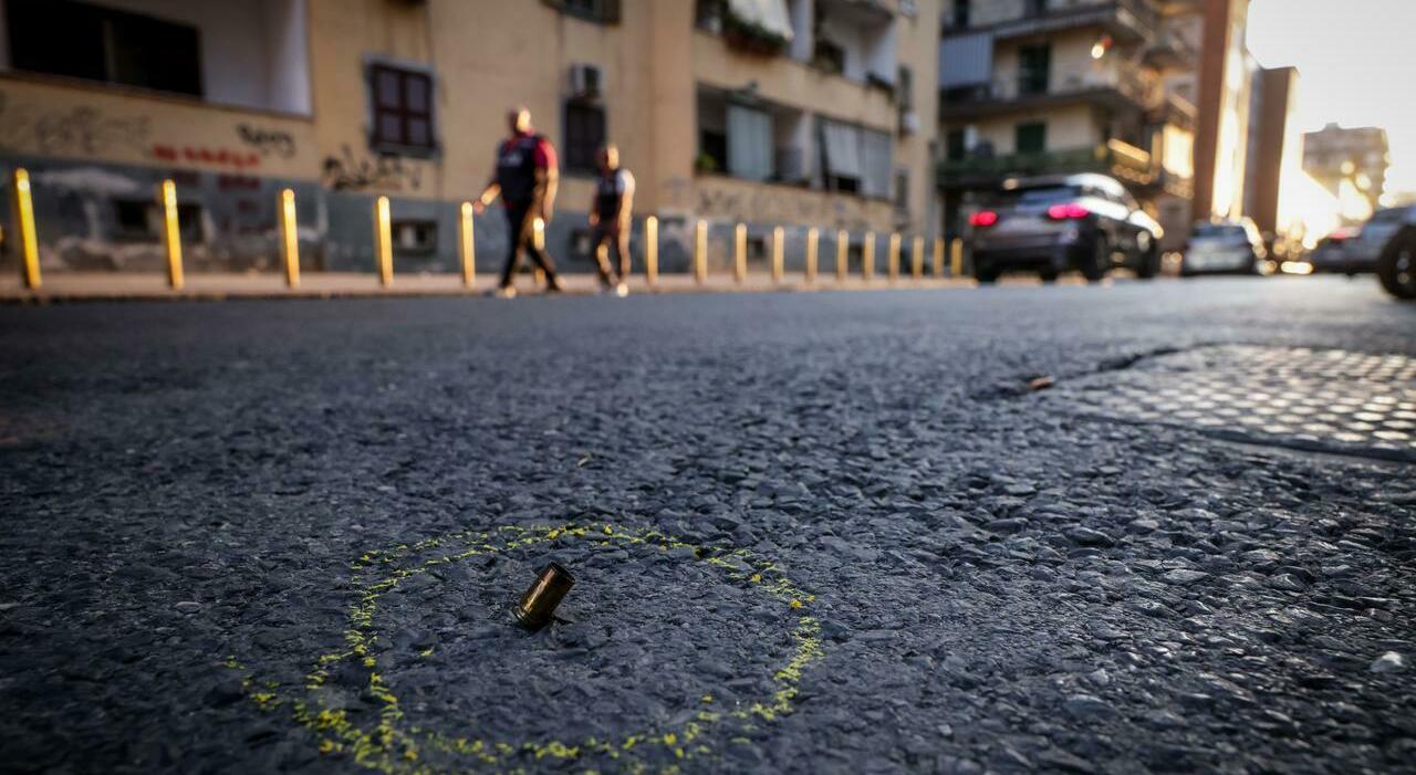 Napoli, spari a Fuorigrotta: killer ripresi dai video. «Un raid per uccidere»