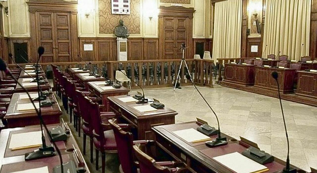 Consiglio comunale e deleghe del sindaco, è guerra: Pd indeciso e Carrieri attacca. «Ennesimo assalto dei Dem»