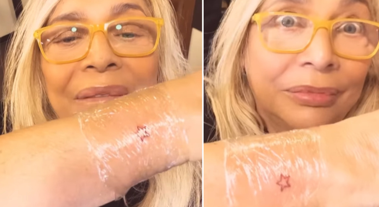 Mara Venier se tatúa a los 73 años por amor a su nieto