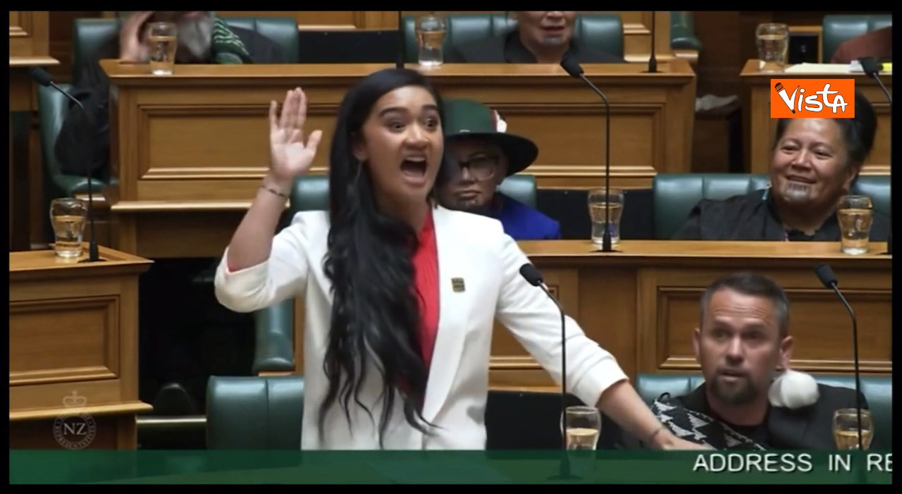 New Zealand's youngest MP Hana-Ruhiti Maeby-Clarke sings the Māori haka in Parliament