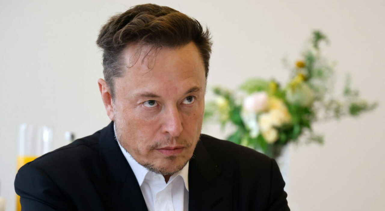 Un Elon Musk preoccupato dopo i dati di vendita deludenti di Tesla