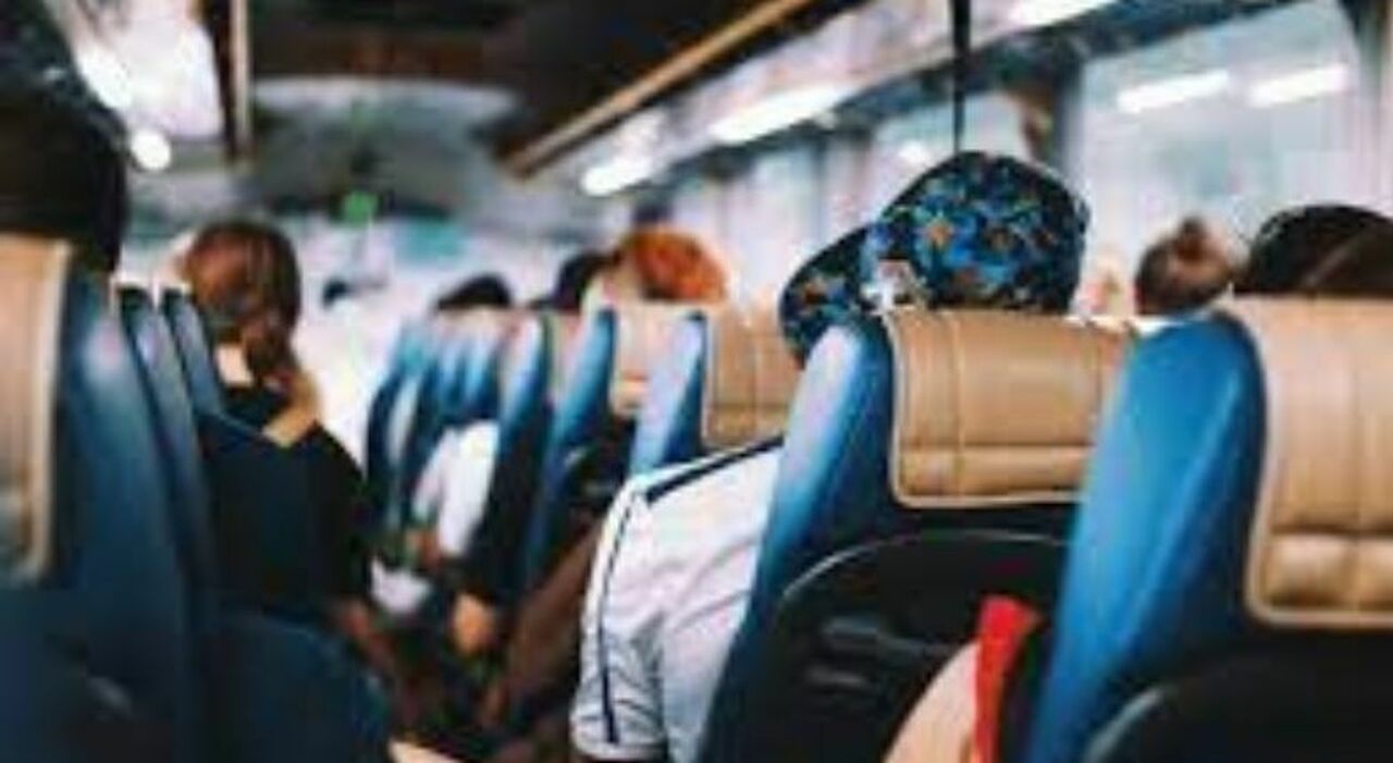 In bus dalla Puglia a Varese per un concorso: arriva tardi e le negano di partecipare