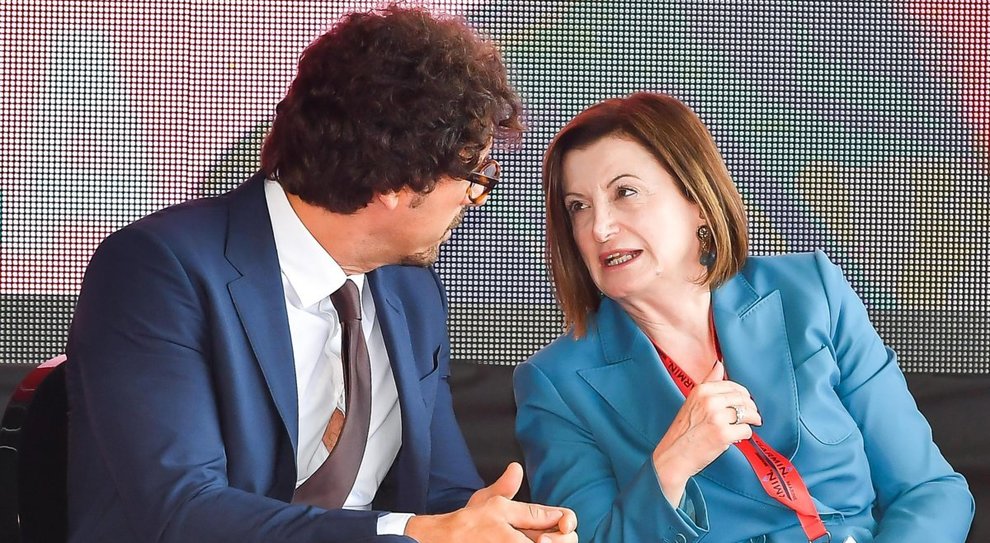 La presidente di Ucina Carla demaria con il ministro Toninelli all'inaugurazione del salone di Genova