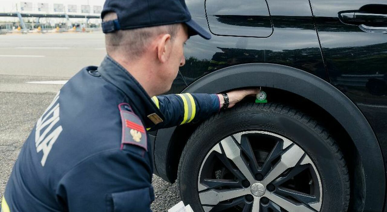 Il controllo degli pneumatici da parte della Polizia Stradale