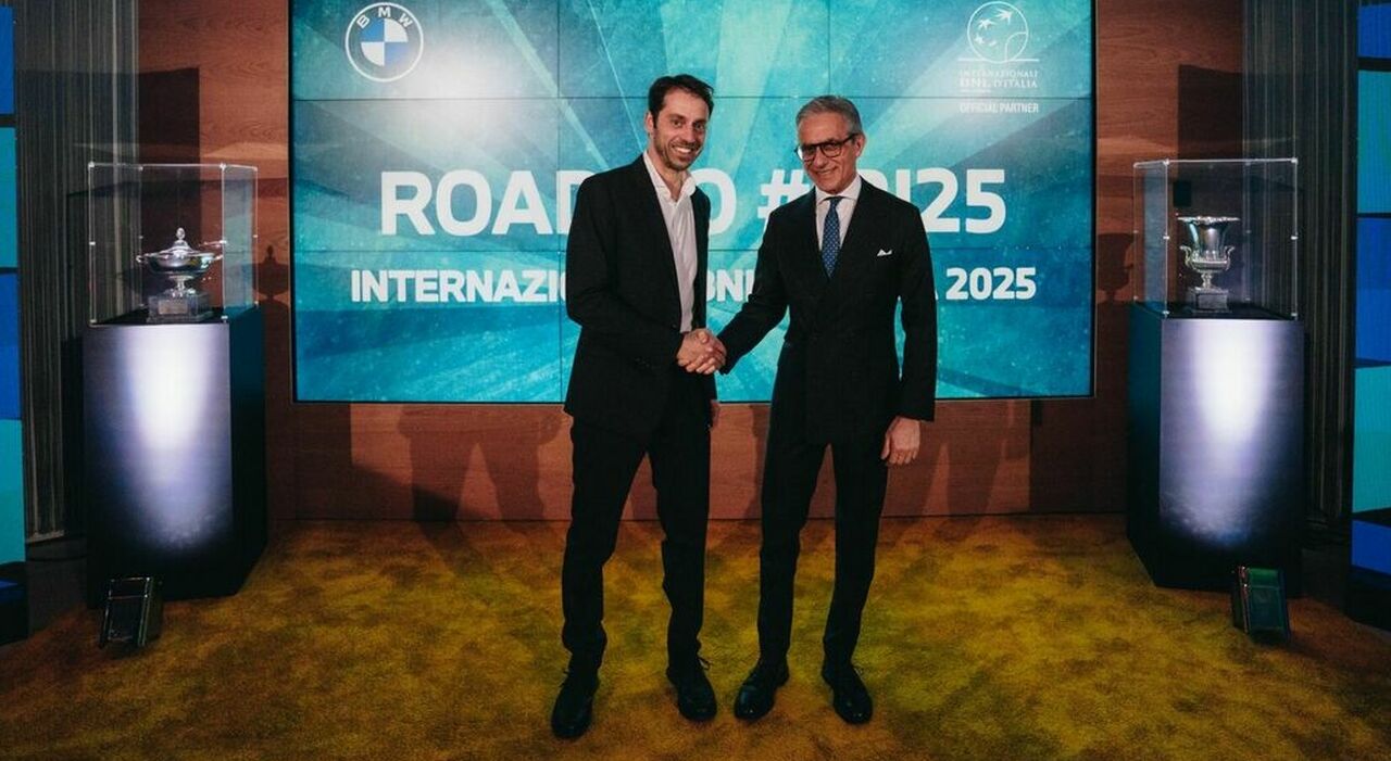 al BMW Roma Urban Store di via Barberini alla presenza del Presidente di BMW Italia Massimiliano Di Silvestre e del Direttore degli Internazionali BNL d'Italia Paolo Lorenzi