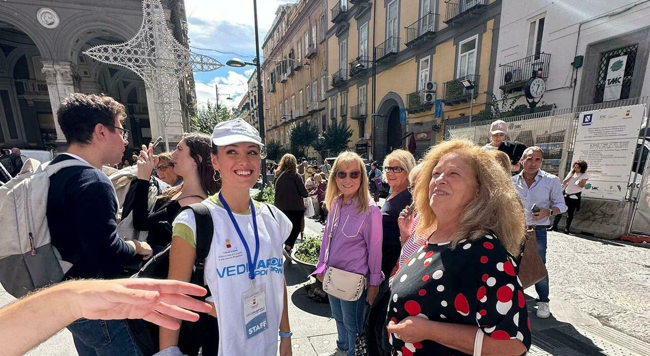 I tutor a Napoli per aiutare i turisti: «Così assistiamo gli ospiti tra vicoli, arte e paesaggi»