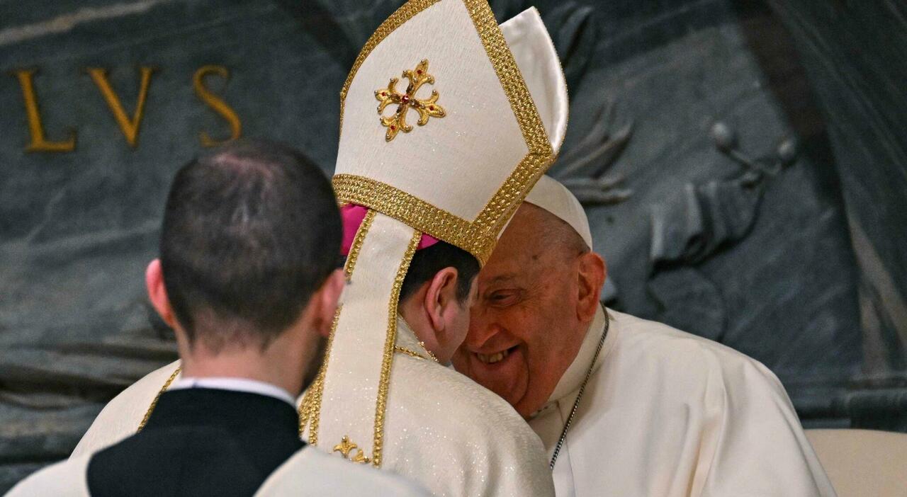 Papa Francesco celebra la consacrazione di Tarantelli, nuovo vescovo del Vicariato di Roma