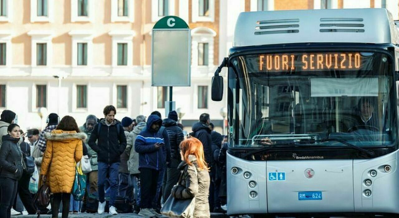 Sciopero trasporti oggi 8 novembre: bus e metro fermi da Roma a Milano e Napoli. Gli orari e le fasce di garanzia: cosa succede ai treni