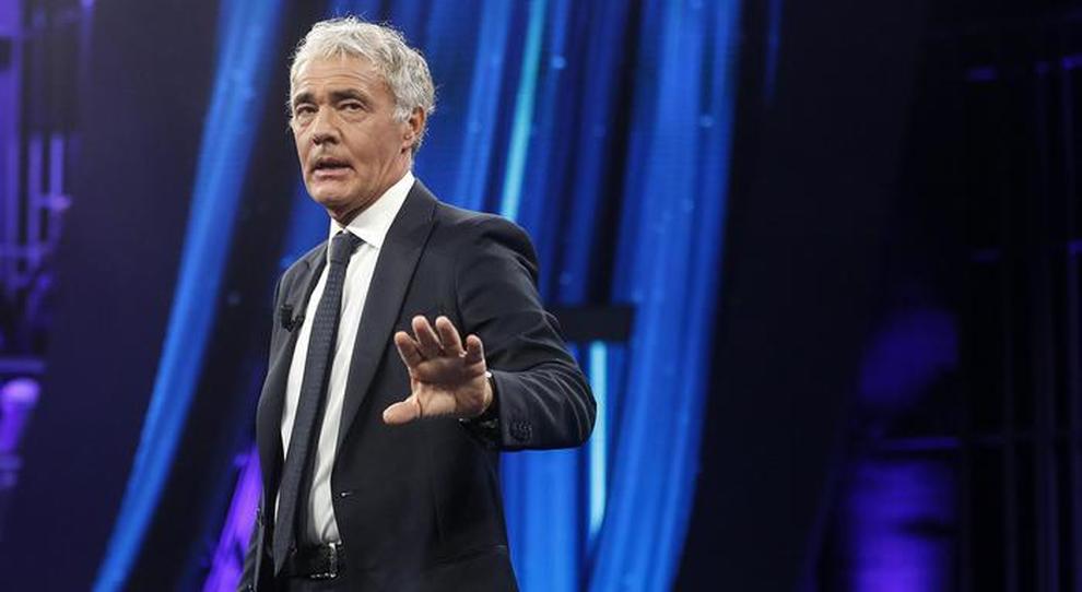 Coronavirus, lo sfogo di Massimo Giletti sui tanti anziani morti soli: &laquo;In  questo vuoto penso a mio padre&raquo;