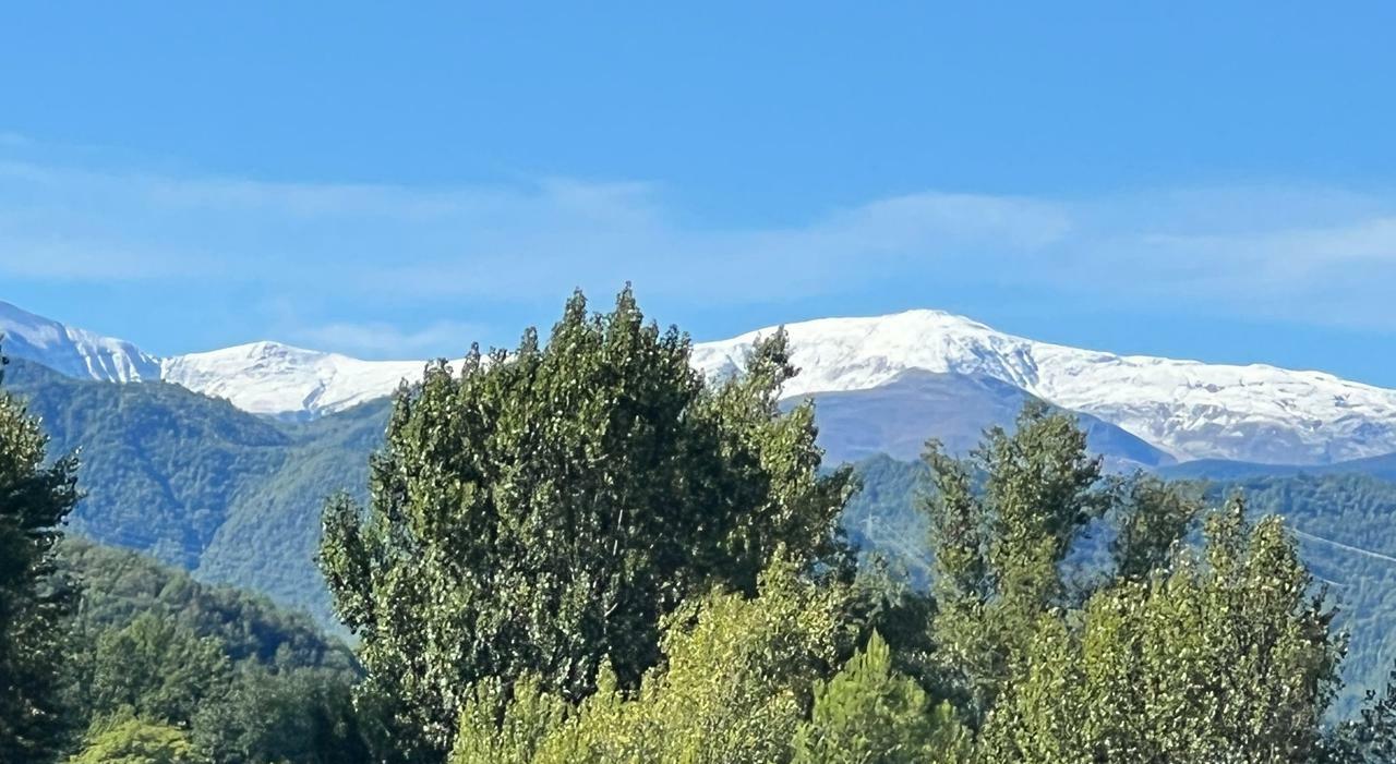 Prima nevicata sui monti della Laga: il Vettore imbiancato e zero gradi