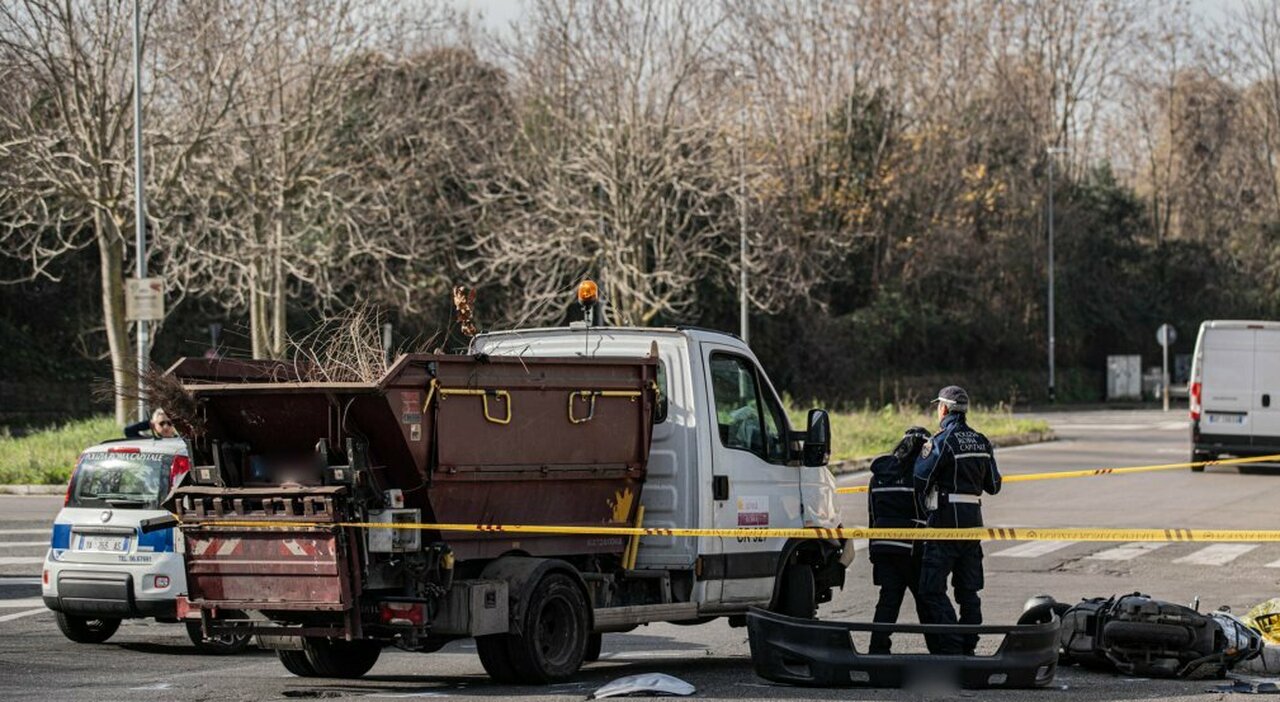 Otro accidente mortal en la zona Prenestina: choque entre un vehículo de Ama y una motocicleta