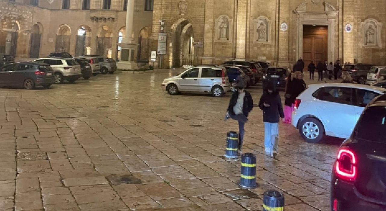 Auto in sosta vietata, anche in Piazza Duomo: 40mila multe all