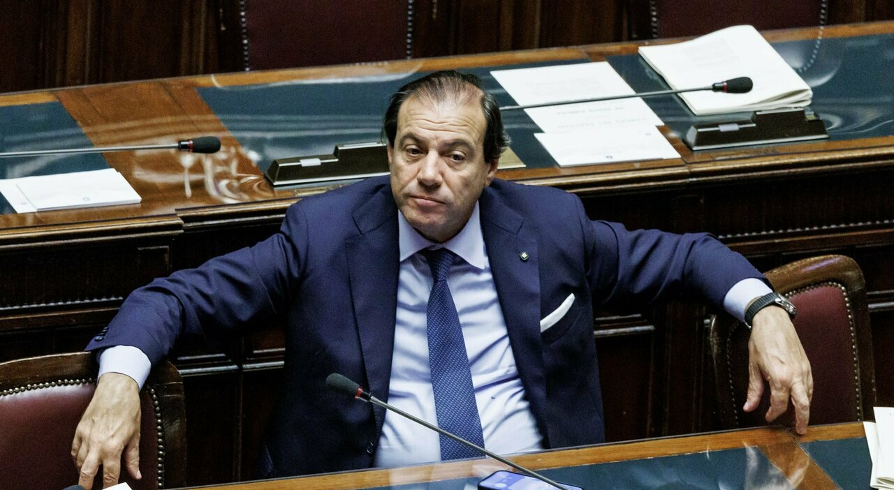 Bonus tredicesime 100 euro, quando arriva? Leo: «Aiuto alle famiglie, rafforziamo e anticipiamo la misura»