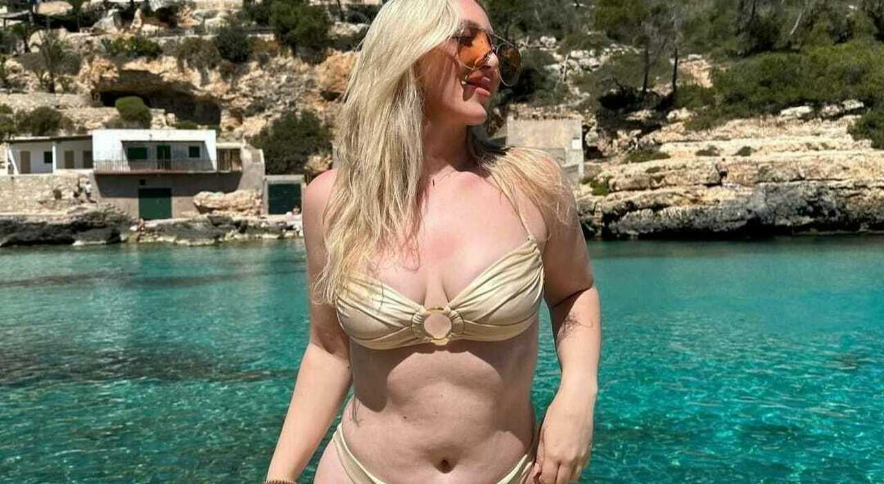 Ho scattato una foto in bikini in spiaggia, è diventata virale per un  motivo che non mi aspettavo»