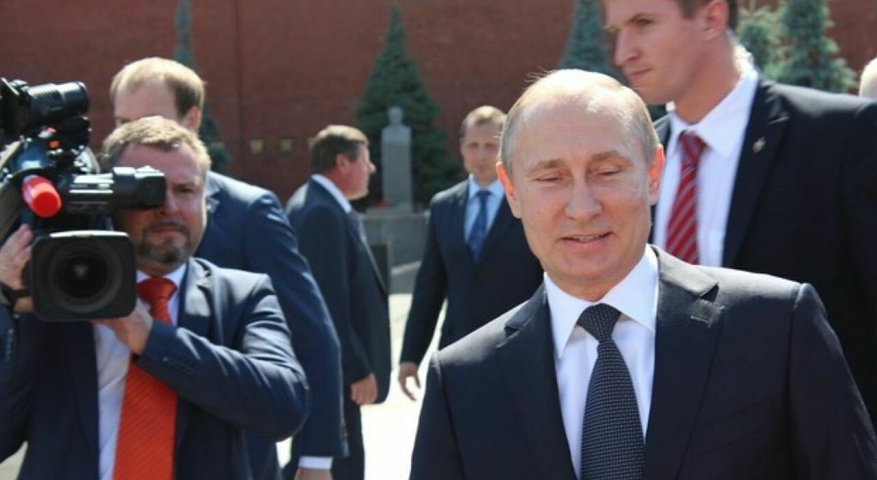 Putin, il patrimonio tenuto segreto dalle società offshore e dai finti matrimoni: ecco l