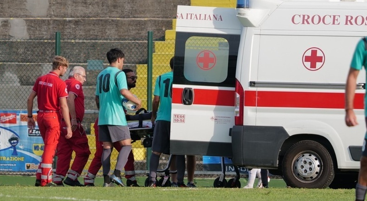 Mattia Scumaci, morto a 12 anni per un malore mentre gioca a calcio: il dramma davanti al padre in tribuna