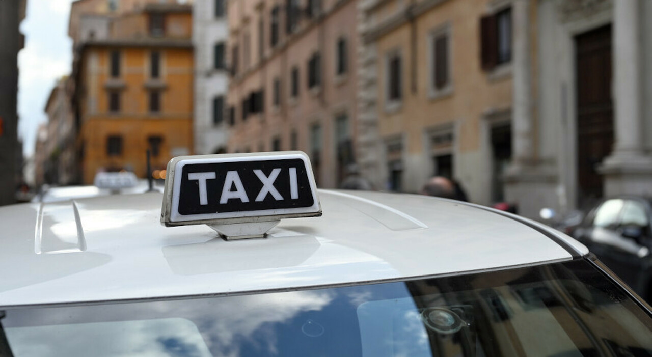 Taxi a doppia guida, la svolta: priorità come quelli con un solo turno