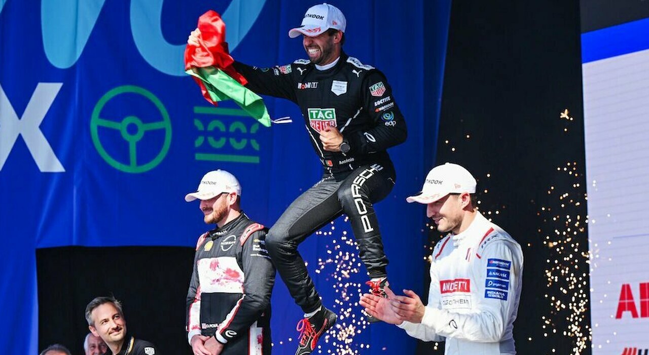 Il podio del primo E-Prix di Misano: il portoghese Da Costa fra i britannici Rowland e Dennis